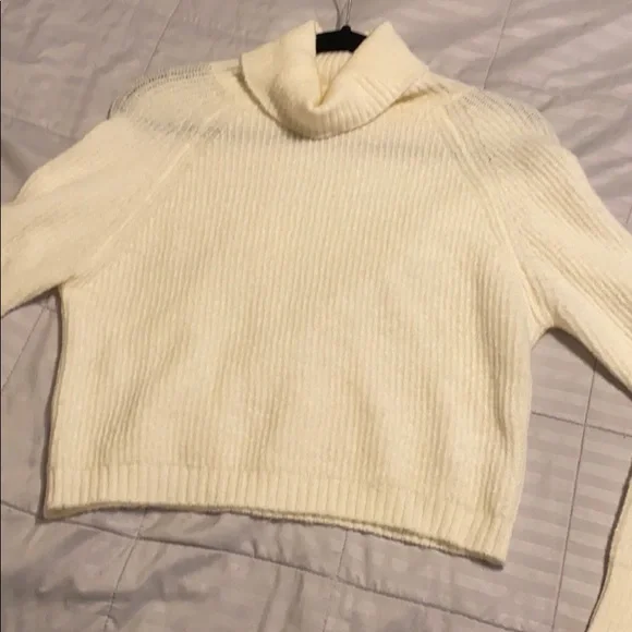 Cute turtleneck crop sweater - Picture 5 of 7